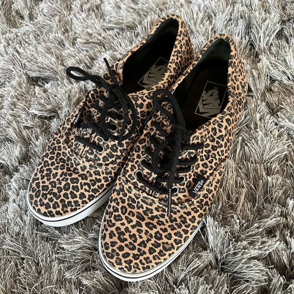 Leopard print canvas vans. Great condition - Picture 5 of 7